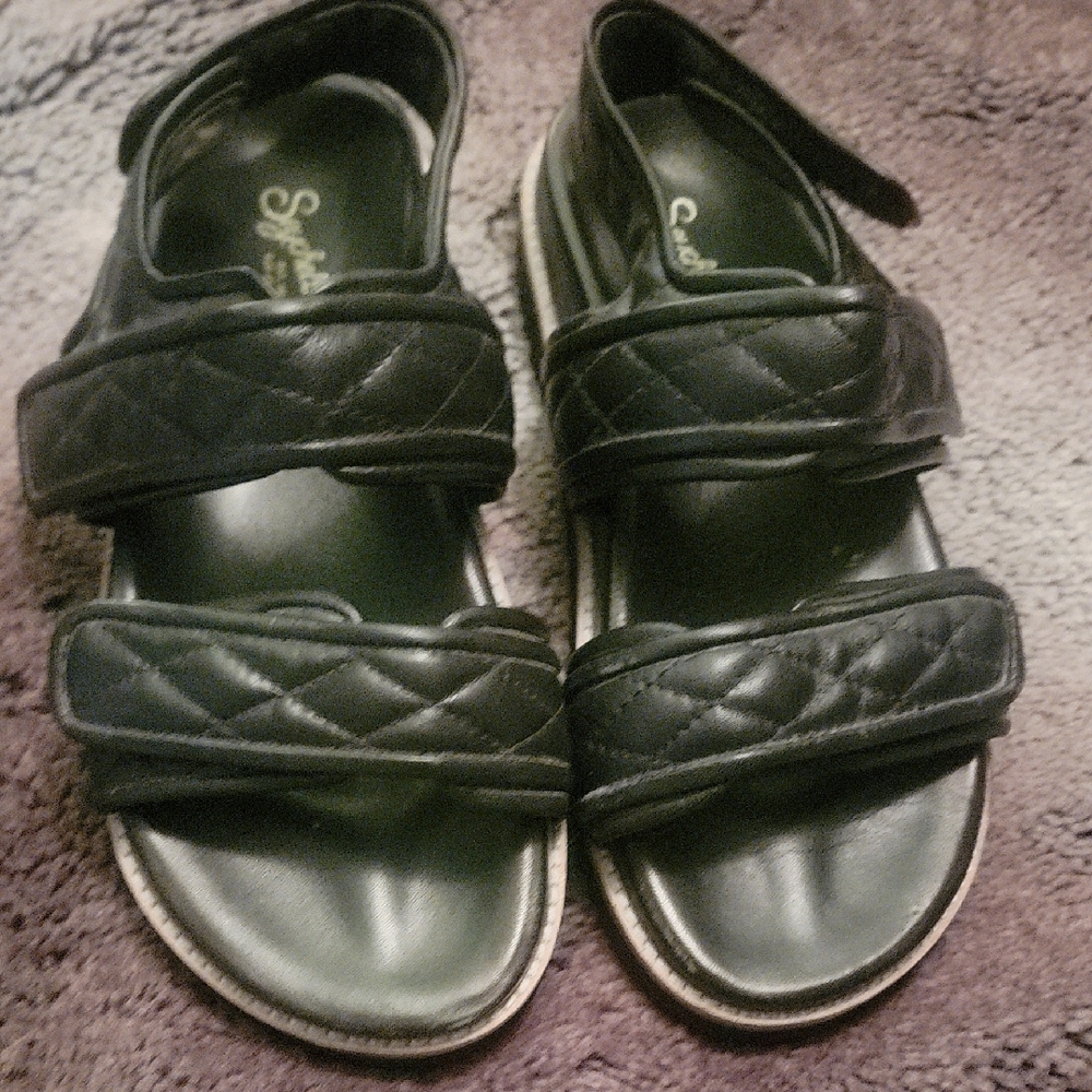 Quilted Strap Sandals